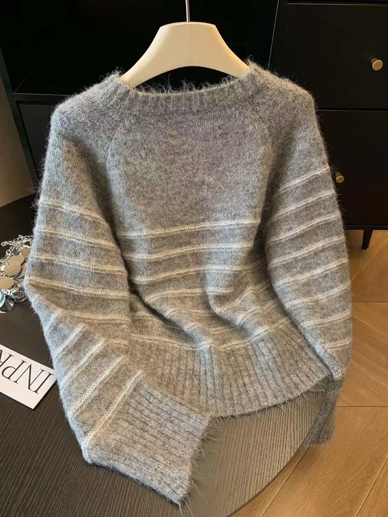 Autumn Winter Women's Striped  - Embroidery 评论和价格